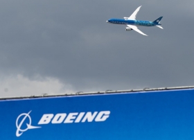 Котировки Boeing упали